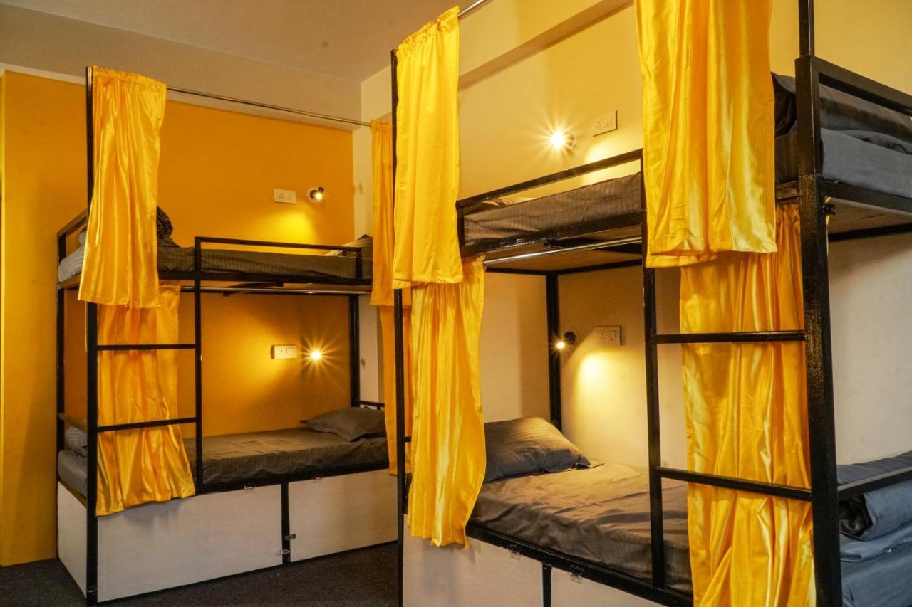 Firefly Hostel Маналі Екстер'єр фото